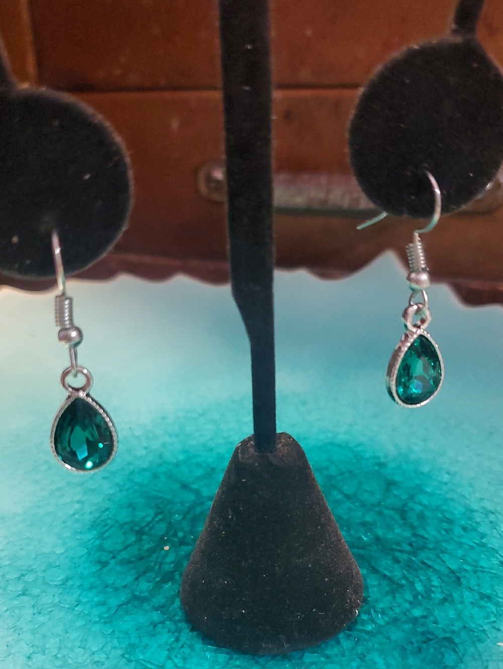 Teardrop Emerald Green Crystal Drop Earrings - D